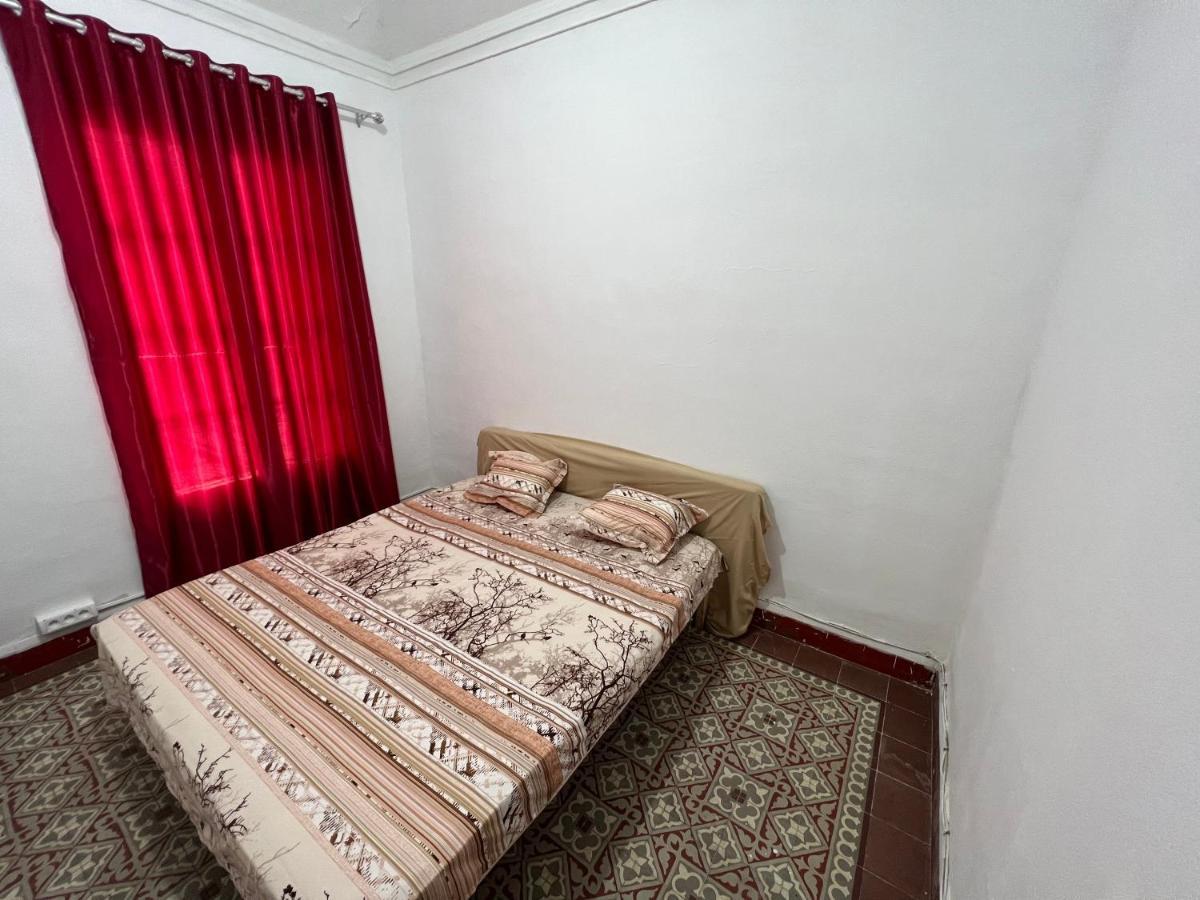 Studio Apartment *